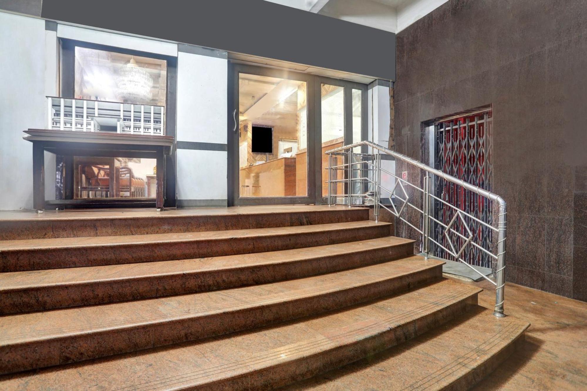 Townhouse Eluru Hotel Eksteriør billede