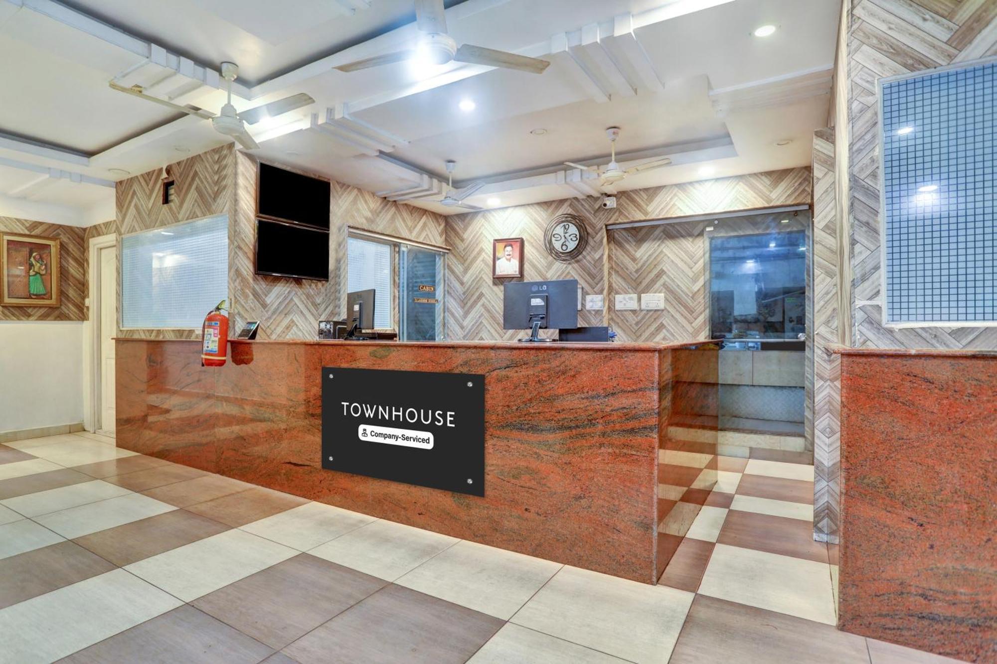 Townhouse Eluru Hotel Eksteriør billede